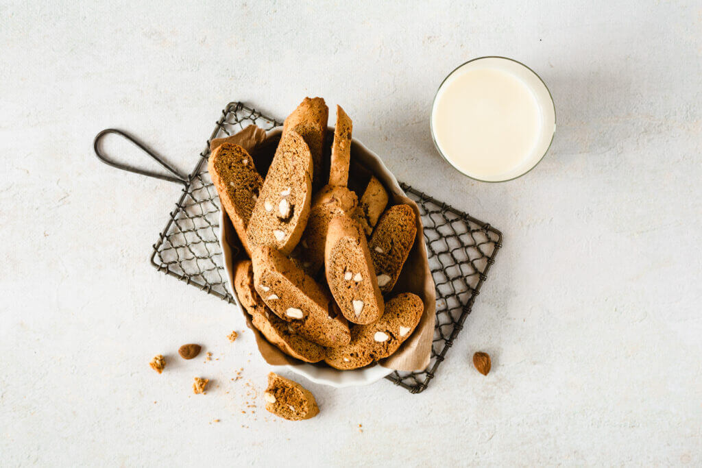 almond biscotti